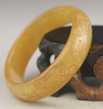 Load image into Gallery viewer, 10% OFF- 58/59/60mm Certified Natural Jadeite Emerald A*Jade HandCarved Bats Shou Bangle NO.G212
