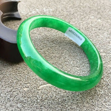Load image into Gallery viewer, 10% OFF- 57/58/59mm Certified Natural Green Jadeite Emerald A*Jade HandCarved Bangle x0868
