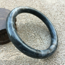 Load image into Gallery viewer, 10% OFF- 58/59/60mm Certified Natural Black Fluttering flower Emerald A*Jade HandCarved Round Bangle A1940