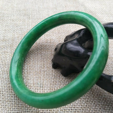 Load image into Gallery viewer, 10% OFF- 57/58/59 mm Certified Natural Green Jadeite Emerald A*Jade HandCarved Round Bangle Z655