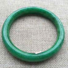 Load image into Gallery viewer, 10% OFF- 57/58/59 mm Certified Natural Green Jadeite Emerald A*Jade HandCarved Round Bangle Z655