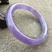 Load image into Gallery viewer, 10% OFF- 55/56/57mm Certified Natural Lavender Jadeite Emerald A*Jade HandCarved Round Bangle x9415