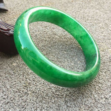 Load image into Gallery viewer, 10% OFF- 57/58/59mm Certified Natural Jadeite Emerald A*Jade HandCarved Bangle x9591 with Gift Box