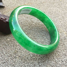 Load image into Gallery viewer, 10% OFF- 57/58/59mm Certified Natural Jadeite Emerald A*Jade HandCarved Bangle x9591 with Gift Box