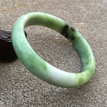 Load image into Gallery viewer, 10% OFF- 61/62/63mm Certified Natural Jadeite Emerald A*Jade Handcarved Bangle GX0247 with Gift Box