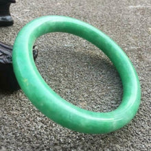 Load image into Gallery viewer, 10% OFF- 55/56/57mm Certified Natural Jadeite Emerald A*Jade HandCarved Round Bracelet Bangle x9401