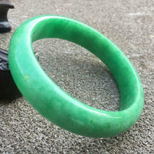 Load image into Gallery viewer, 10% OFF- 57/58/59mm Certified Natural Jadeite Emerald A*Jade HandCarved Bracelet Bangle x9405