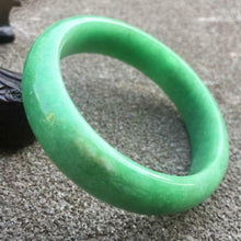 Load image into Gallery viewer, 10% OFF- 57/58/59mm Certified Natural Jadeite Emerald A*Jade HandCarved Bracelet Bangle x9402
