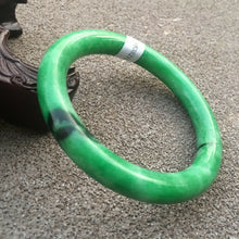 Load image into Gallery viewer, 10% OFF- 58/59/60mm Certified Natural Green Jadeite Emerald A*Jade HandCarve Round Bracelet Bangle X2173
