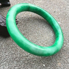 Load image into Gallery viewer, 10% OFF- 58/59/60mm Certified Natural Jadeite Emerald A Jade HandCarved Round Bangle GX3737