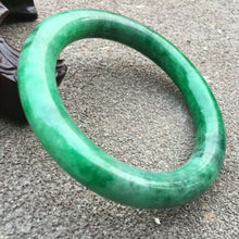 Load image into Gallery viewer, 10% OFF- 58/59/60mm Certified Natural Jadeite Emerald A Jade HandCarved Round Bangle GX3733