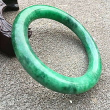 Load image into Gallery viewer, 10% OFF- 58/59/60mm Certified Natural Jadeite Emerald A Jade HandCarved Round Bangle GX3733