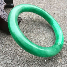 Load image into Gallery viewer, 10% OFF- 58/59/60mm Certified Natural Jadeite Emerald A Jade HandCarved Round Bangle GX3732