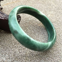 Load image into Gallery viewer, 10% OFF- 59/60/61mm Certified Natural Jadeite Emerald A*Jade Handcarved Bangle GX0250 with Gift Box