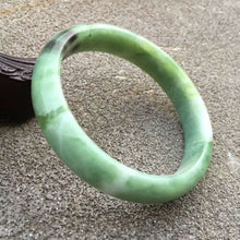Load image into Gallery viewer, 10% OFF- 61/62/63mm Certified Natural Jadeite Emerald A*Jade Handcarved Bangle GX0247 with Gift Box