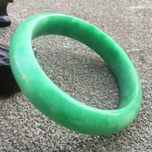 Load image into Gallery viewer, 10% OFF- 55/56/57mm Certified Natural Jadeite Emerald A*Jade HandCarved Bracelet Bangle x9404