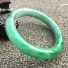 Load image into Gallery viewer, 10% OFF- 55/56/57mm Certified Natural Jadeite Emerald A Jade HandCarved Round Bangle GX3032