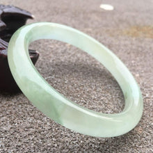 Load image into Gallery viewer, 10% OFF- 56/57/58mm Certified Natural Jadeite Emerald A*Jade HandCarved Round Bracelet Bangle GX615