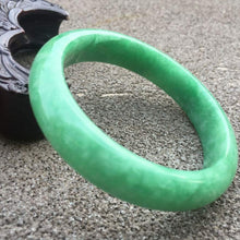 Load image into Gallery viewer, 10% OFF- 56/57/58mm Certified Natural Jadeite Emerald A*Jade HandCarved Bracelet Bangle GX243