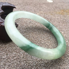 Load image into Gallery viewer, 10% OFF- 56/57/58mm Certified Natural Jadeite Emerald A*Jade HandCarved Round Bracelet Bangle GX055
