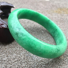 Load image into Gallery viewer, 10% OFF- 57/58/59mm Certified Natural Jadeite Emerald A*Jade HandCarved Bracelet Bangle GX062