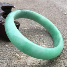Load image into Gallery viewer, 10% OFF- 56/57/58mm Certified Natural Jadeite Emerald A*Jade HandCarved Bracelet Bangle GX620