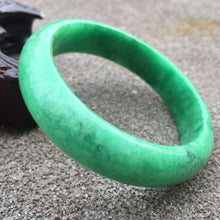 Load image into Gallery viewer, 10% OFF- 57/58/59mm Certified Natural Jadeite Emerald A*Jade HandCarved Bracelet Bangle GX062