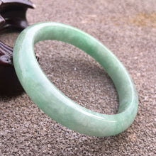 Load image into Gallery viewer, 55/56/57mm Certified Natural Lavender Jadeite Emerald A Jade HandCarved Bracelet Bangle GX452
