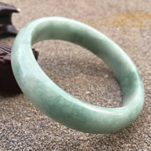 Load image into Gallery viewer, 56/57/58mm Certified Natural Lavender Jadeite Emerald A Jade HandCarved Bracelet Bangle GX375
