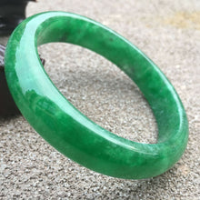 Load image into Gallery viewer, 54/55/56 Certified Natural Green Jadeite Emerald A Jade HandCarved Bracelet Bangle GX590