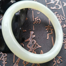 Load image into Gallery viewer, 10% OFF- 58/59/60mm Certified Natural Emerald Xiu Jade A HandCarved Round Bracelet Bangle A0028