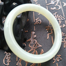 Load image into Gallery viewer, 10% OFF- 58/59/60mm Certified Natural Emerald Xiu Jade A HandCarved Round Bracelet Bangle A0028