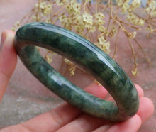 Load image into Gallery viewer, 56/57/58mm Certified Natural Lavender Jadeite Emerald A Jade HandCarved Round Bracelet Bangle A-4692