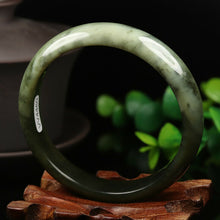 Load image into Gallery viewer, 58/59/60mm Certified Natural Emerald Xiu A*Jade HandCarved Bangle VV4480