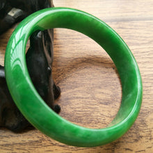 Load image into Gallery viewer, 10% OFF- 59/60/61mm Certified Natural Jadeite Emerald A*Jade Handcarved Bangle A264