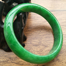 Load image into Gallery viewer, 10% OFF- 60/61/62mm Certified Natural Jadeite Emerald A*Jade Handcarved Bangle A259
