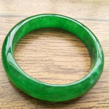 Load image into Gallery viewer, 10% OFF- 60/61/62mm Certified Natural Jadeite Emerald A*Jade Handcarved Bangle A257